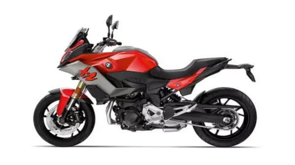 BMW F900XR Sport style and Racing red